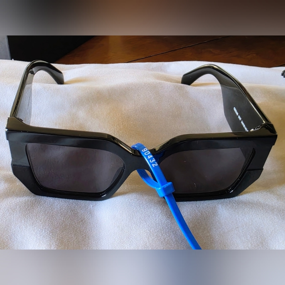 Off-White DOVER SUNGLASSES Black Dark Grey New